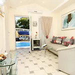 别墅 Luxury With A Swimming Pool Ripenda, - 7360 *