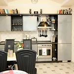 Luxury With A Swimming Pool Ripenda, - 7360 别墅 拉宾